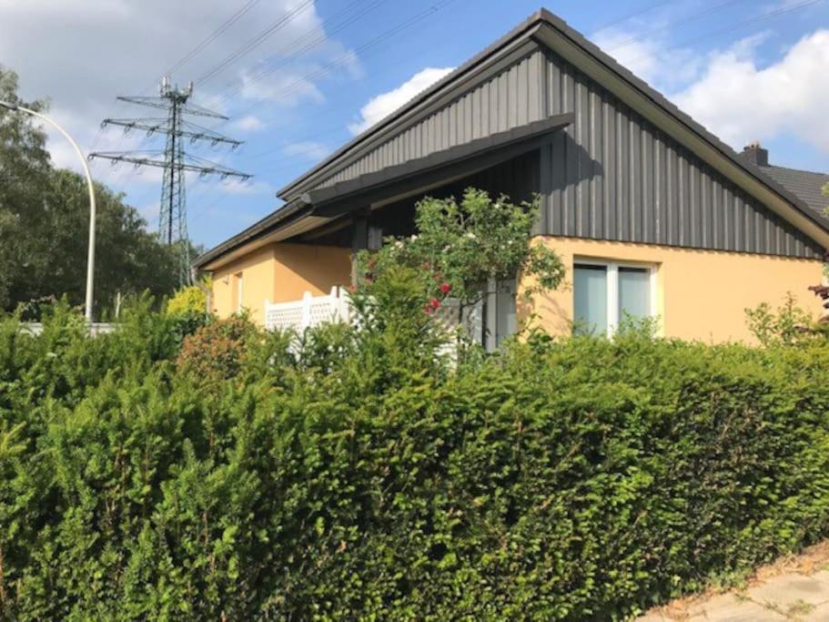 Komfortables Einzelhaus Mit Garten Halstenbek Exteriér fotografie